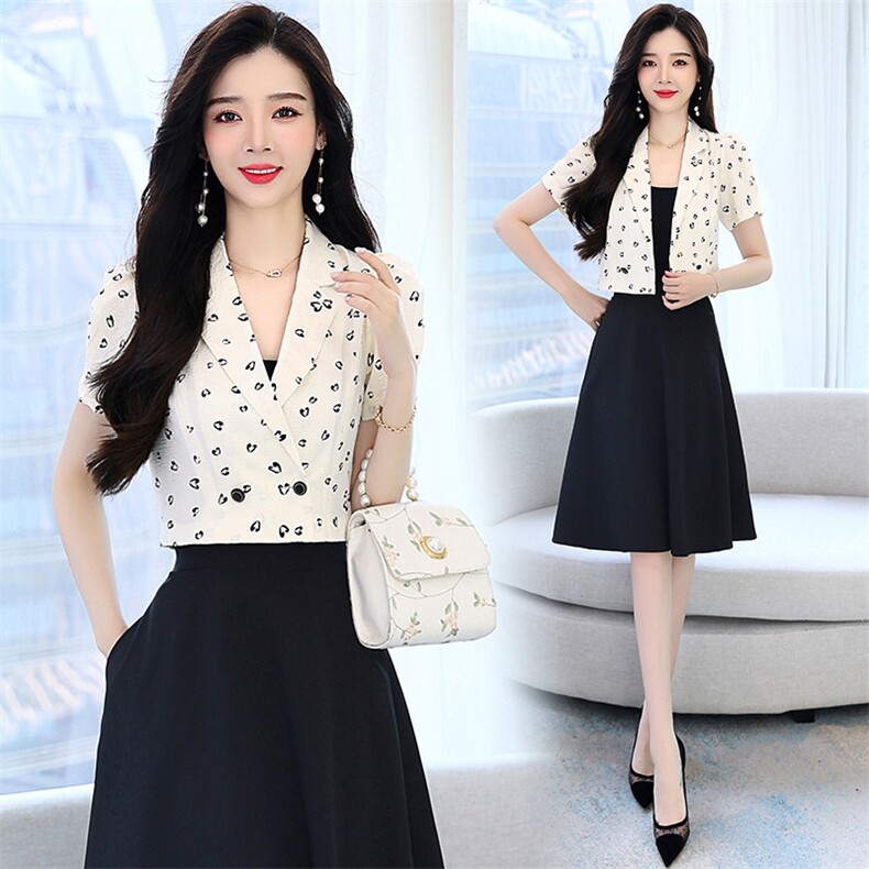 2023夏装新款气质大翻领短款印花小衫时尚洋气上衣，女装短外套，芭米依尚