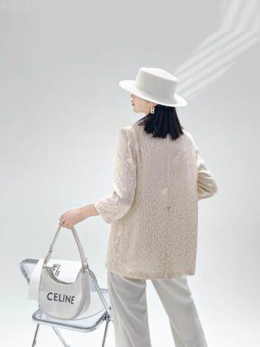 三粒扣西装，女装西装，觅 愉