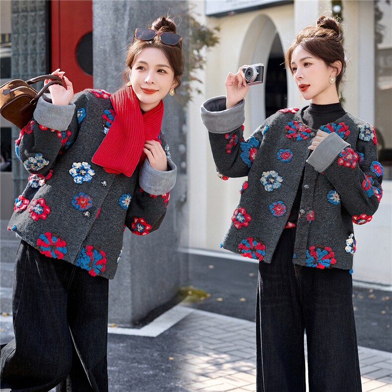 2025冬季新款羊毛短款保暖羽绒服外套配围巾,女装羽绒服,天丝秀