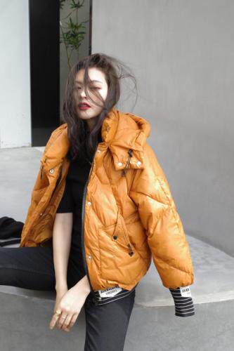 2021冬季羽绒服，女装羽绒服，易霏金熙
