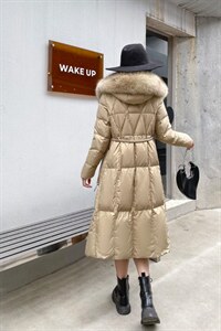 90白鸭绒，狐狸毛领，两色四码，其它，伊艺不舍