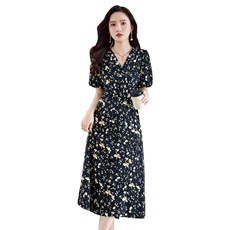 现货可推可退现2025夏季新款碎花雪纺V领气质连衣裙女，女装连衣裙，时尚风爆