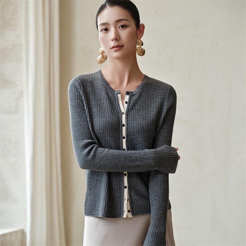 2025年秋季时尚百搭通勤简约休闲拼色开衫，女装羊毛衫，绒歆坊