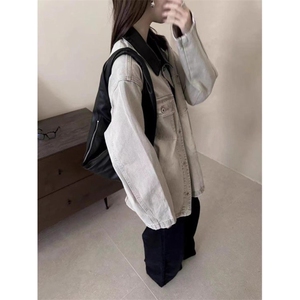 JK8967-P65 灰色拼接pu皮领牛仔外套男女秋冬款中性工装褂子图片
