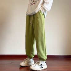 草绿色