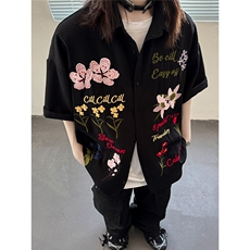 黑色