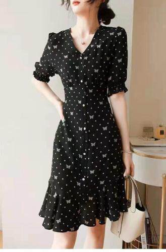 连衣裙几十个品发货中，女装连衣裙，御裳