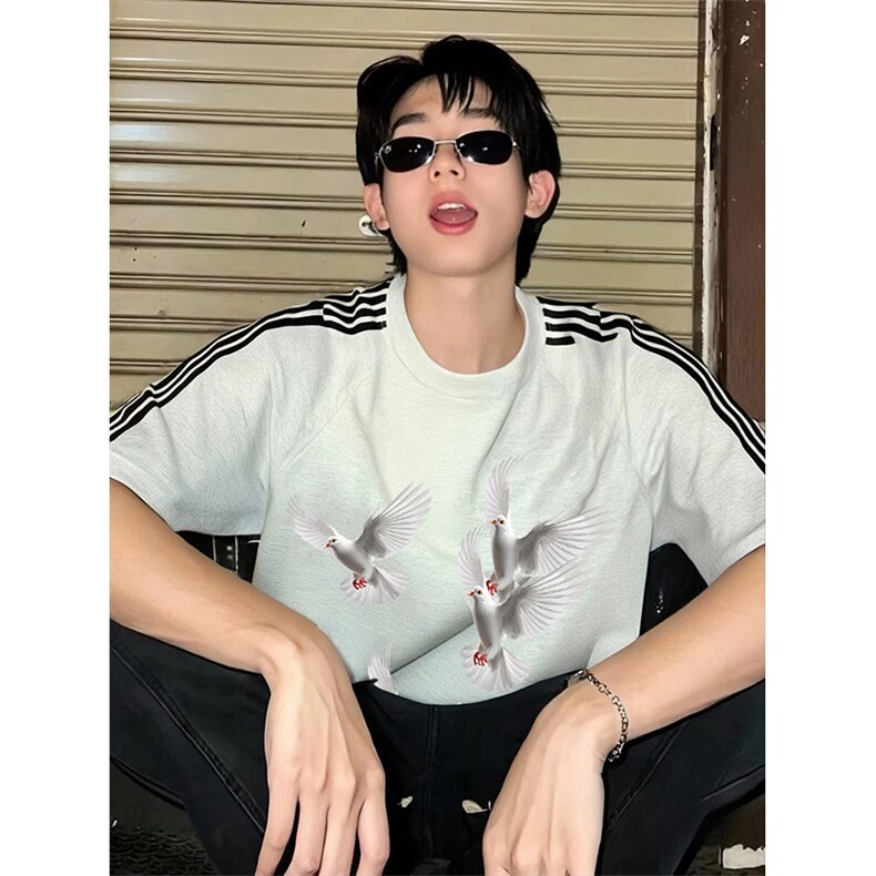 抖音得物品质二开240克宽松纯棉美式潮牌印花三条杠中性风短袖T恤,男装T恤,电商A486-1
