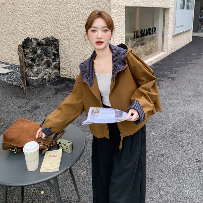 连帽外套短款宽松休闲设计感2025年秋季新款时尚女冲锋衣，女装短外套，2C117