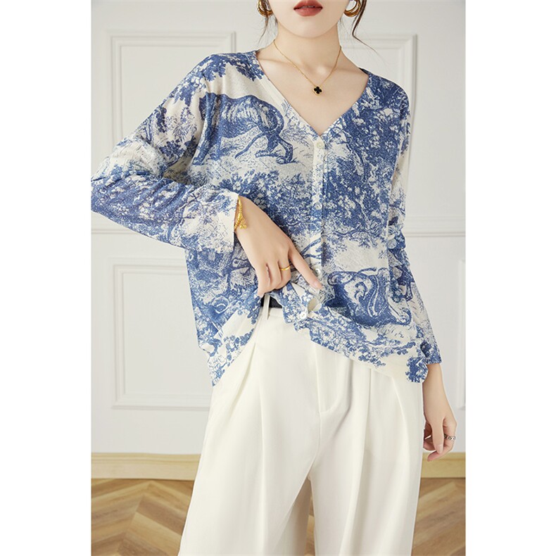 2024年秋季冬季新款常规通勤时尚水墨画森林动物精细仿羊毛V开衫，女装针织衫/毛衣，丽特绒