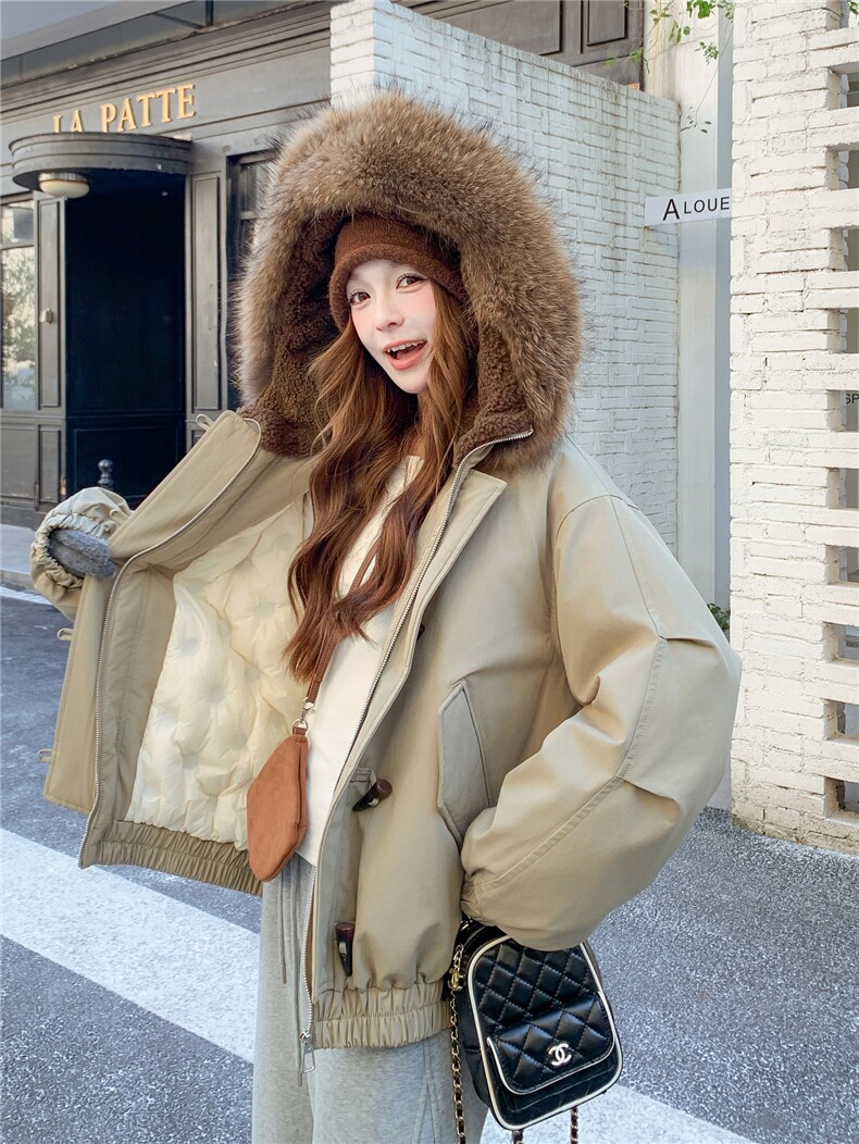 新款冬季大貉子毛领羽绒服女冬季加厚保暖90白鸭绒牛角扣连帽外套,女装羽绒服,艾米莉亚
