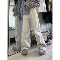 卡其色