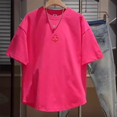 玫红色