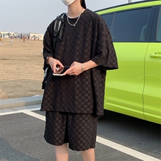 黑色
