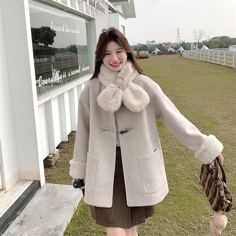 燕麦色高级感牛角扣毛呢外套女冬韩系气质呢子大衣6107P215K328,女装毛呢外套,维壹