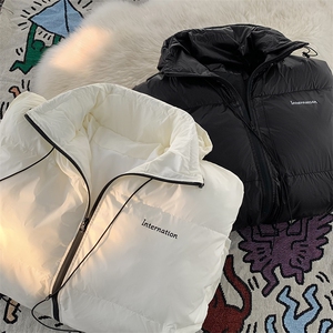 B225-W8631-P118-X148-聚酯纤维-收缩连帽印花仿羽绒服图片