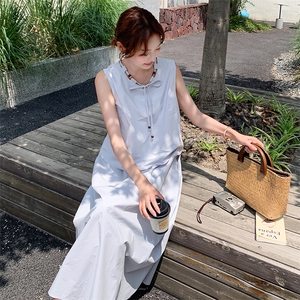 清冷系文艺风假两件无袖背心连衣裙女夏2025新款气质套装连身长裙图片