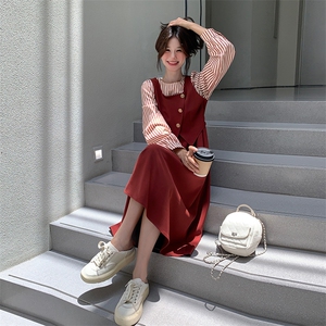 法式气质条纹衬衫拼接红色假两件连衣裙女2025春秋季新款收腰显瘦图片