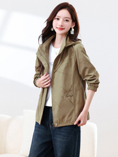 早秋独特漂亮休闲连帽短外套女2025春秋新款宽松时尚夹克上衣，女装短外套，浙宝281