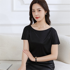 2025夏季三醋酸一字领短袖女宽松薄款丝滑缎面半袖t恤上衣高级感，女装T恤，伊绒腾羊绒