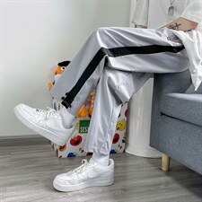 灰色