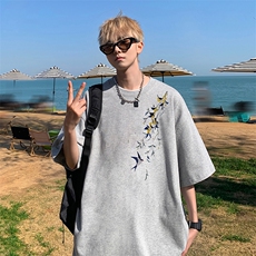 浅灰色