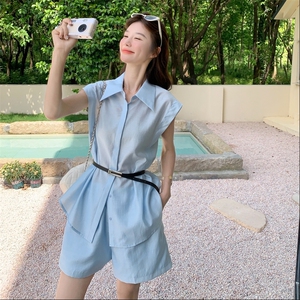 2025夏季新款韩版百搭纯色简约款设计感无袖衬衫阔腿短裤两件套女图片