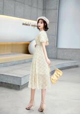 夏季新款韩版雪纺碎花连衣裙，女装连衣裙，时尚靓女孩