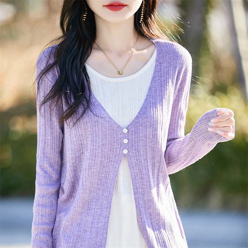 拼色假两件精纺羊毛衫女圆领坑条针织长袖毛衣宽松纽扣打底衫上衣,针织衫/毛衣,佰米娇羊绒