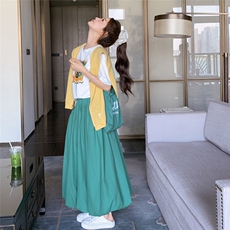 白色卡通短袖绿色半身裙两件套女夏季超火韩系休闲减龄巨好看套装，女装套装/套裙，2C230