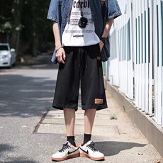 黑色