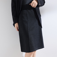 2025年秋季毛呢人字纹双缝半裙时尚百搭通勤休闲，女装半身裙，九戎