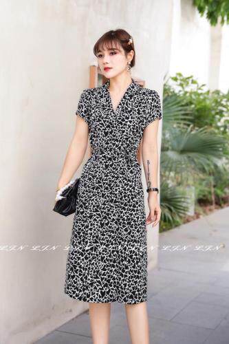 花色气质连衣裙，女装连衣裙，莲佳妮