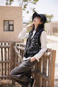 21秋季针织马甲图片
