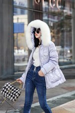 卡菲莱2021新款95白鸭绒狐狸毛真毛领连帽羽绒服羽，女装羽绒服，卡菲莱