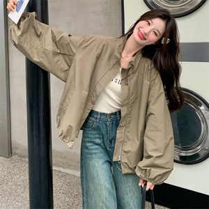 户外风高级咖色宽松冲锋衣女2025春秋独特漂亮超好看短款外套上衣图片