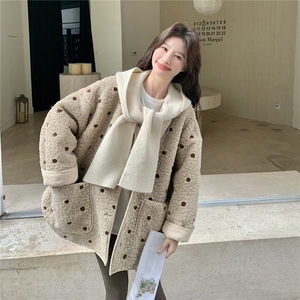 配围巾帽驼色仿皮毛一体羊羔毛外套女冬季2025新款小个子短款加厚图片