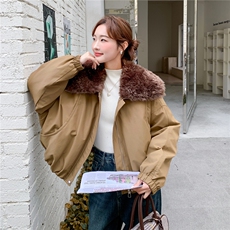 现货：冬季新款咖色羊羔毛大翻领派克羽绒服2C135-8935P215K318，女装羽绒服，2C135