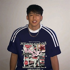 藏青色