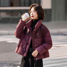 小个子羽绒服女2024冬季新款独特超好看设计感短款红色拼皮厚外套，女装羽绒服，靓衣阁