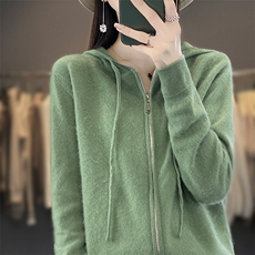 松绿色