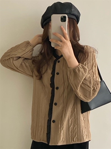 木耳边皱皱小衫图片