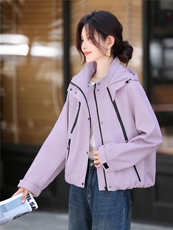 短款风衣外套女春秋2025早秋新款气质小个子休闲户外上衣，女装短外套，丽影随形