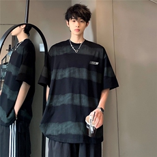 黑色