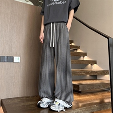 黑灰色