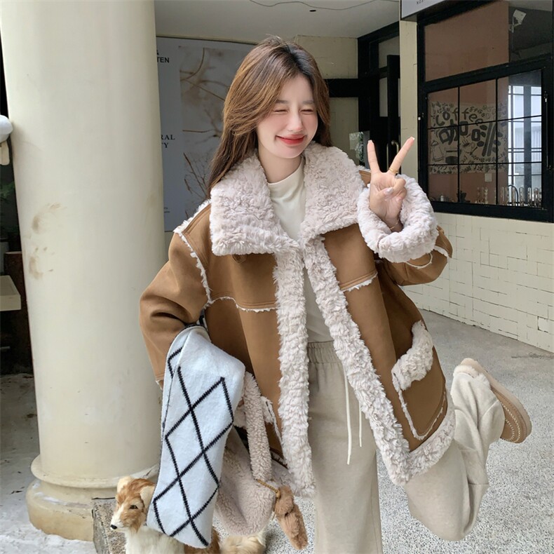 卡其色皮毛一体羊羔毛外套女冬韩系小个子宽松加厚保暖毛绒棉服,女装短外套,2C028