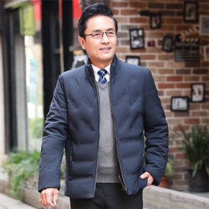 7801/ 大货主推多色多码！爸爸冬季小棉袄红色中老年人棉服图片