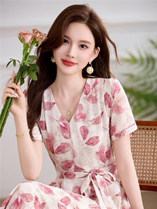 法式温柔花朵印花连衣裙女2026夏季新款气质V领收腰显瘦碎花长裙图片