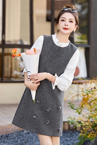 小香风背心裙2025春秋新款小个子高级感法式miu里miu气连衣裙穿搭图片