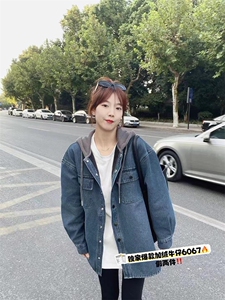 连帽牛仔加绒外套图片